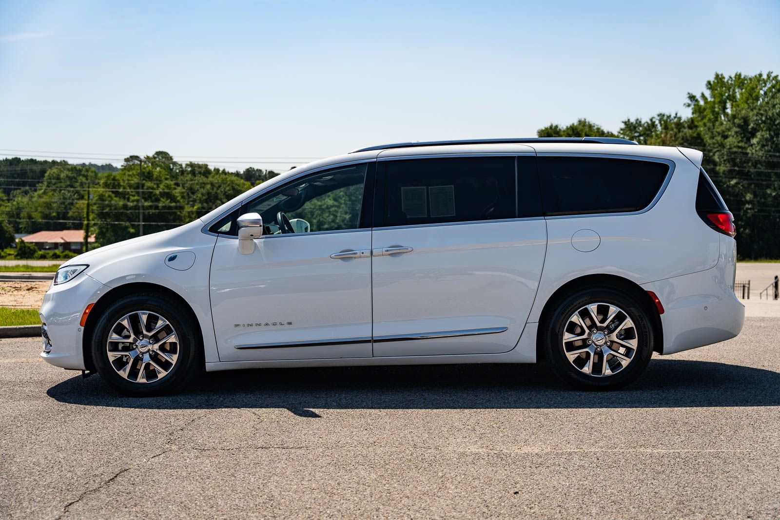 Used 2021 Chrysler Pacifica Pinnacle FWD image 4