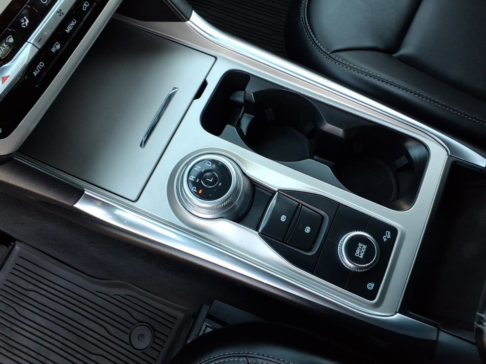 Certified 2022 Ford Explorer XLT w/ Equipment Group 202A image 24