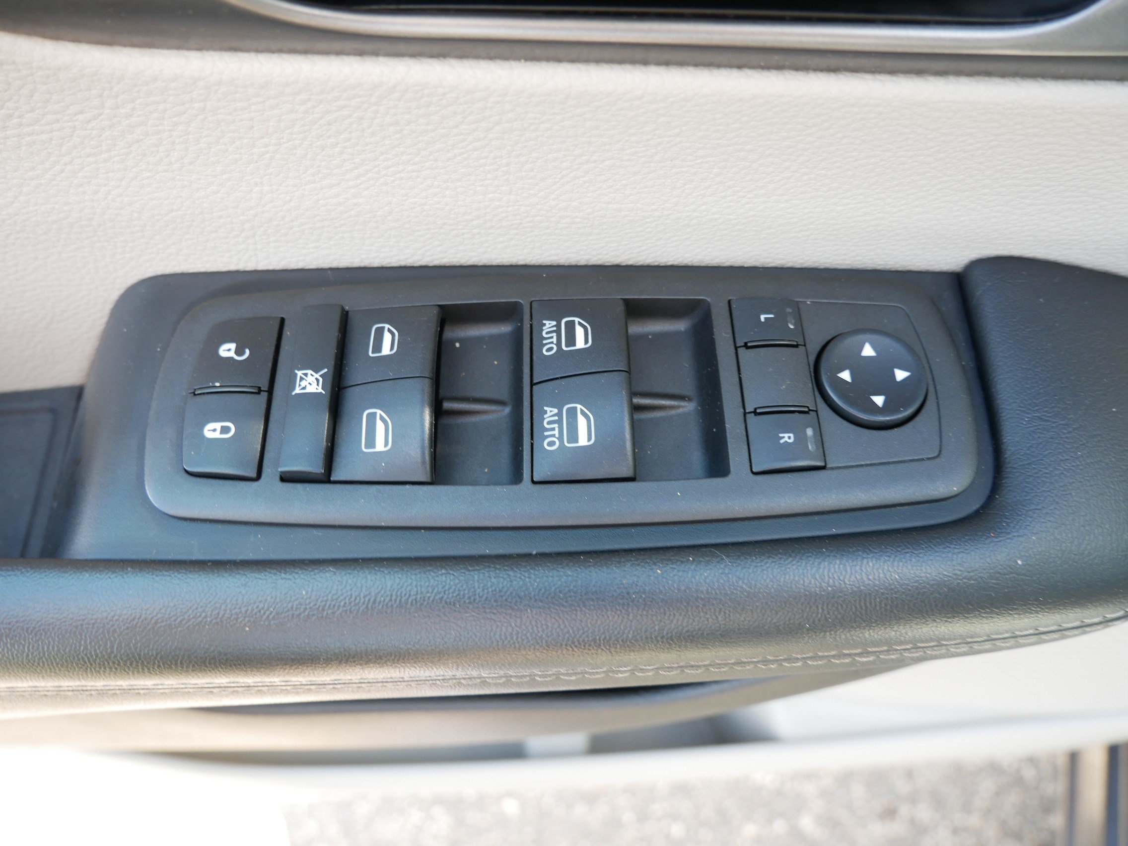 Used 2022 Chrysler Pacifica Touring-L FWD image 20