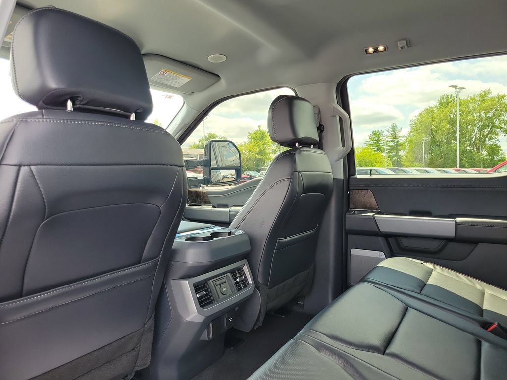 Certified 2024 Ford F250 Lariat w/ Lariat Ultimate Package AWD/4WD image 16
