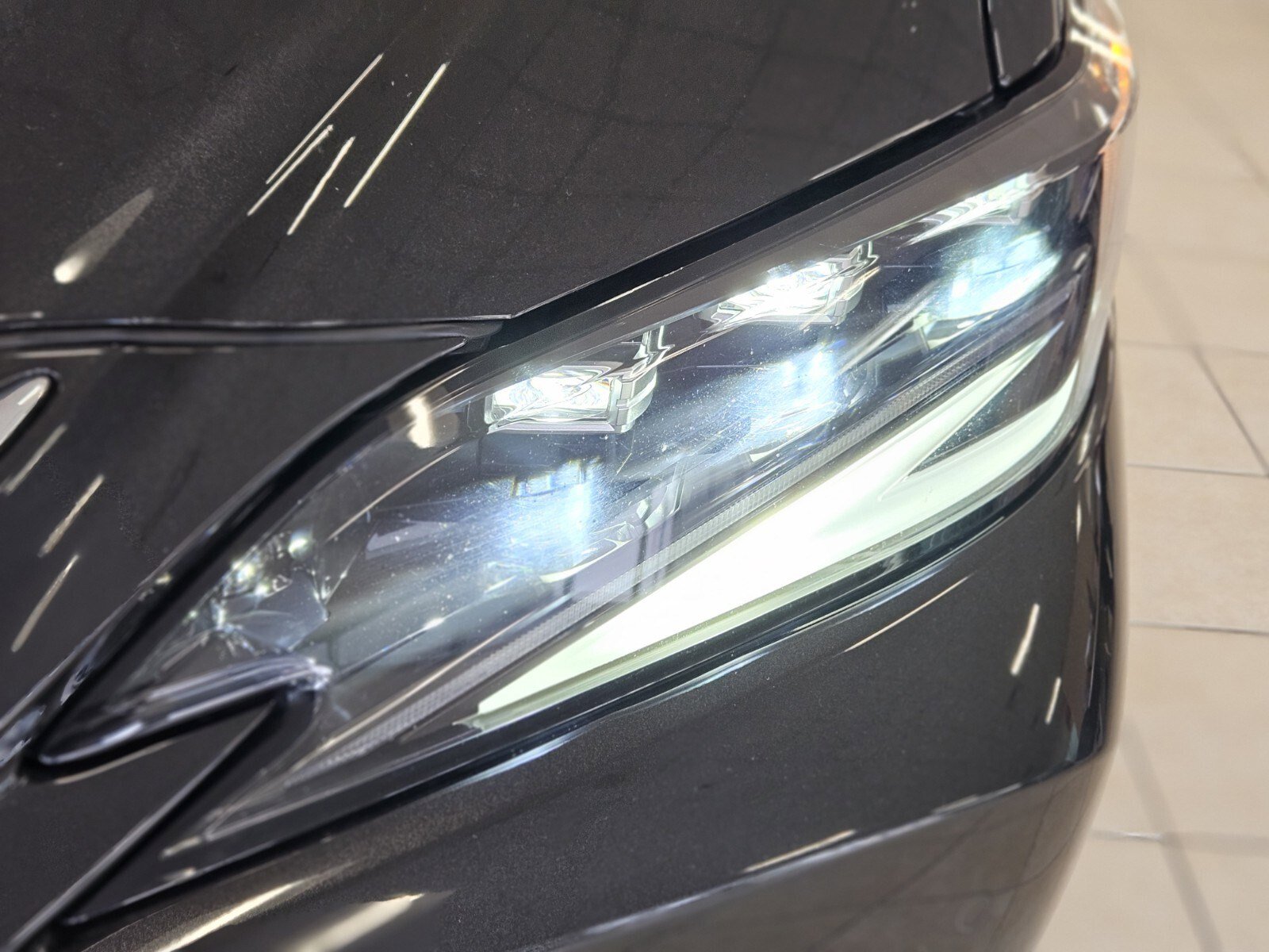 Used 2025 Lexus ES 350 Ultra Luxury image 9