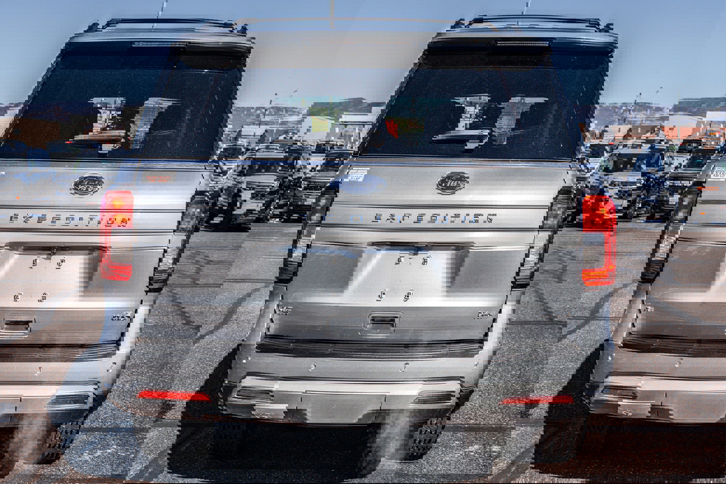 Certified 2024 Ford Expedition Max XLT image 2