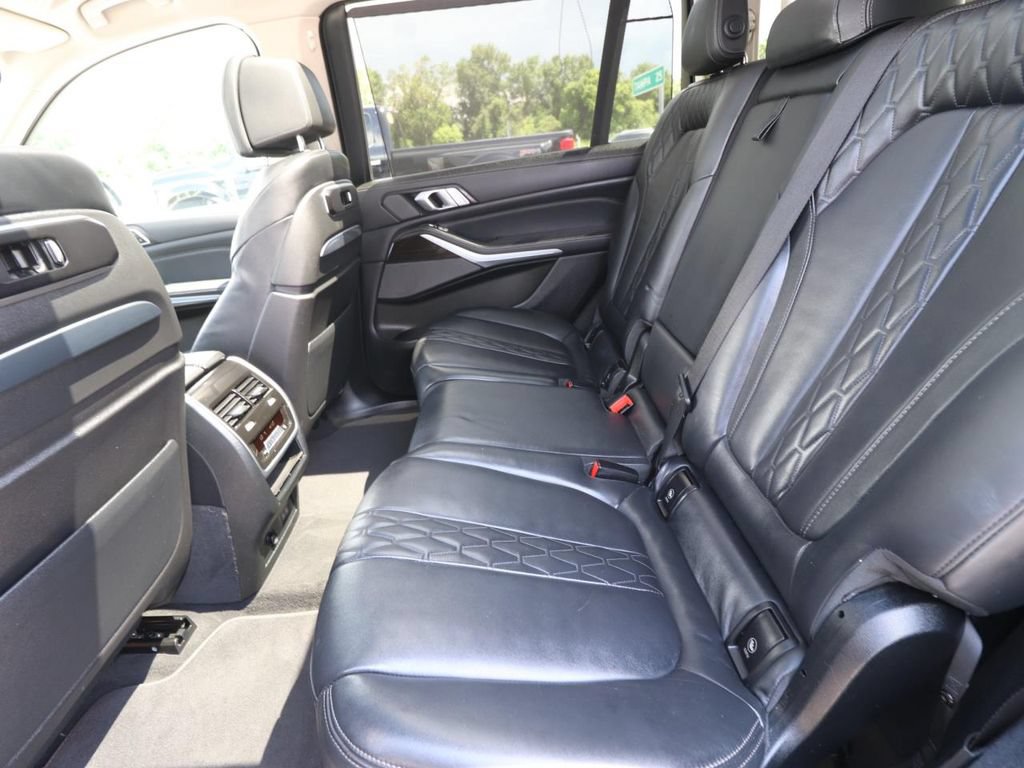 Used 2023 BMW X7 xDrive40i AWD/4WD image 12