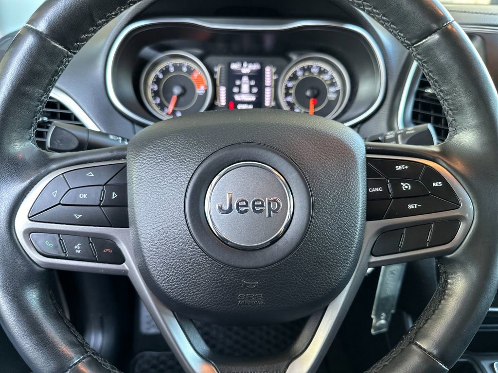 Used 2019 Jeep Cherokee Latitude w/ Cold Weather Group image 22