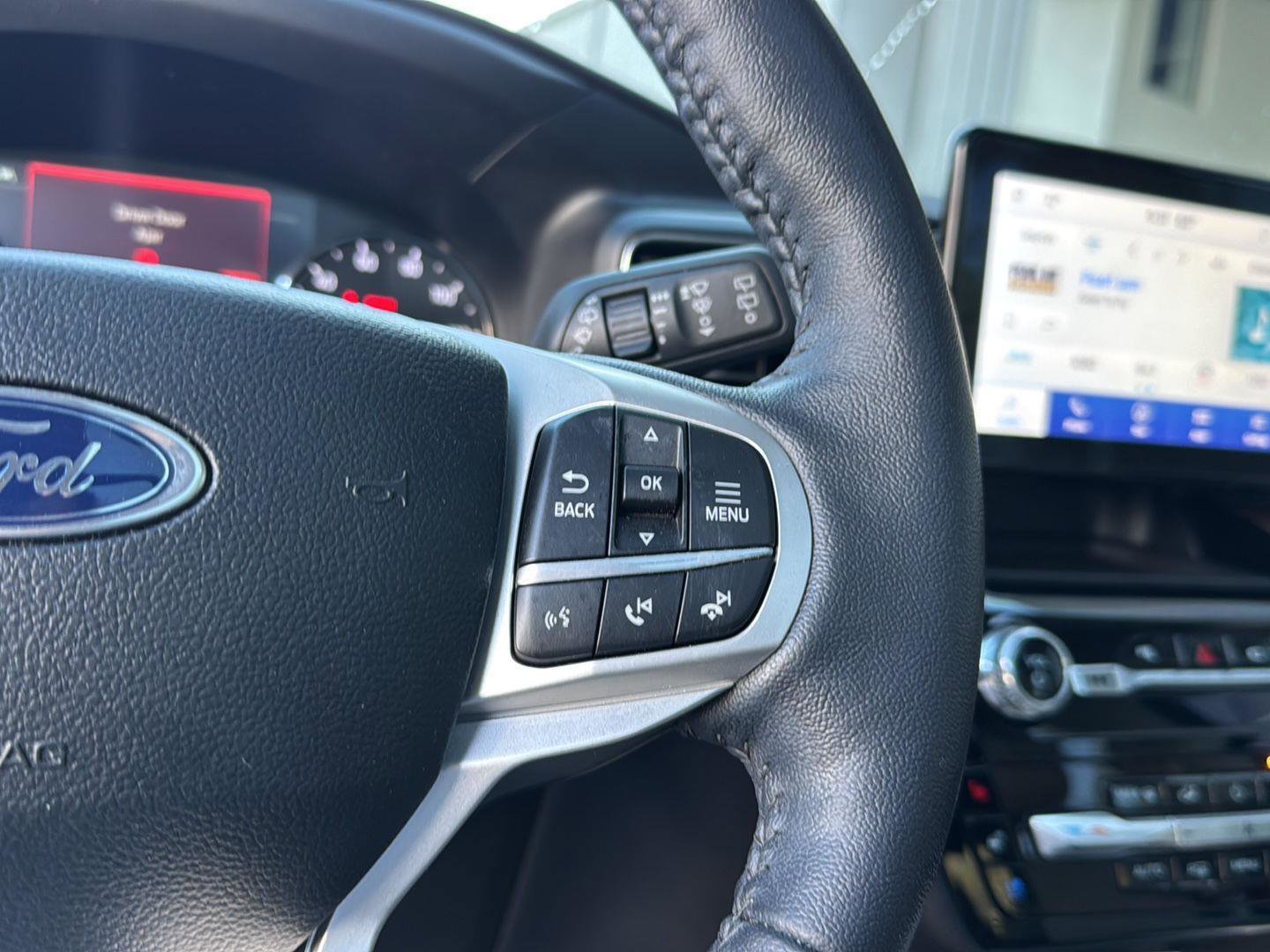 Certified 2022 Ford Explorer Limited w/ Equipment Group 301A image 19