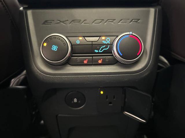 Certified 2025 Ford Explorer Platinum w/ Ultimate Package image 32