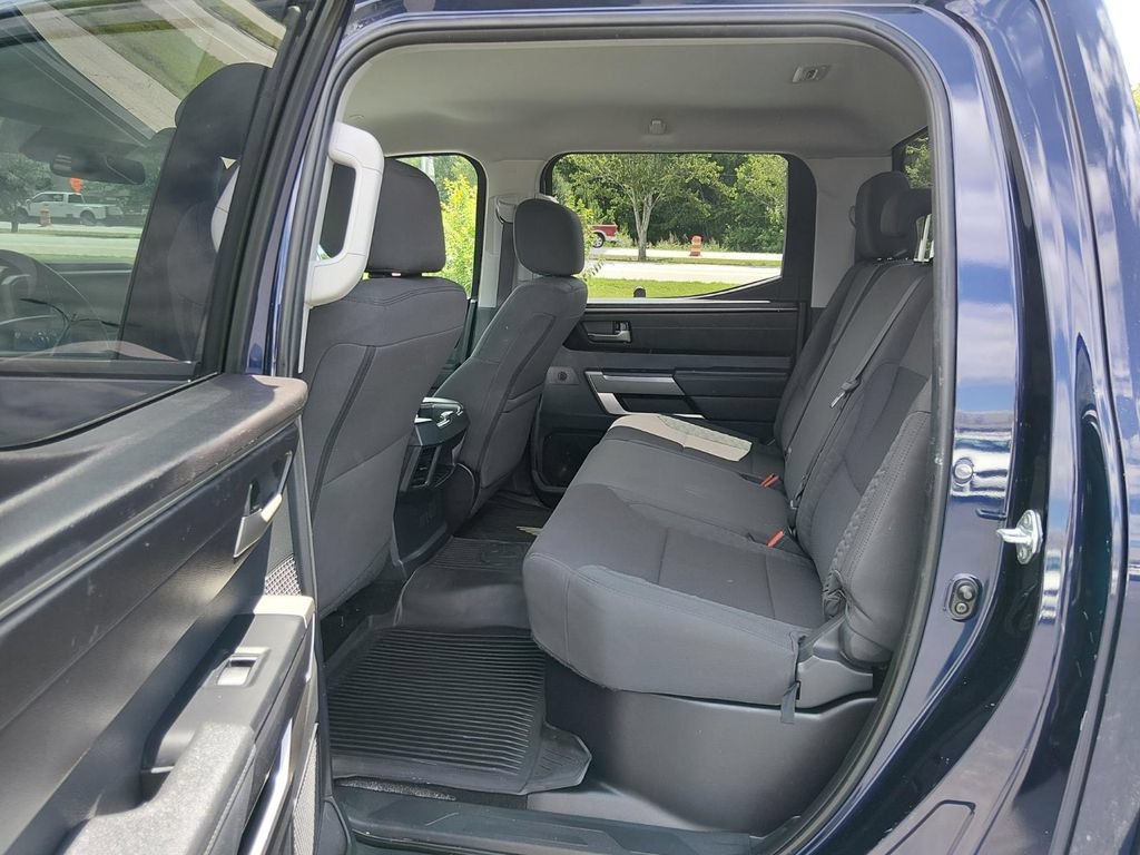 Used 2022 Toyota Tundra SR5 w/ SR5 Convenience Package AWD/4WD image 12