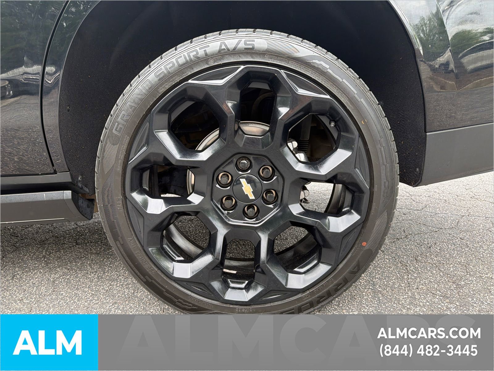 Used 2025 Chevrolet Tahoe High Country AWD/4WD image 23