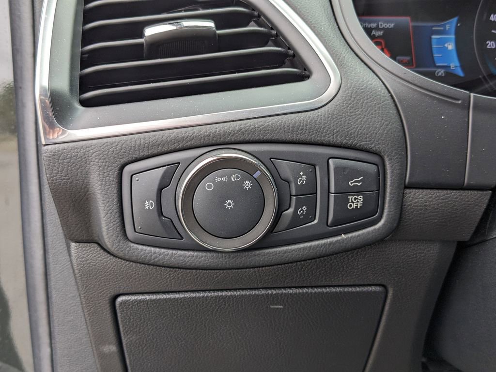 Certified 2022 Ford Edge Titanium w/ Equipment Group 301A image 26