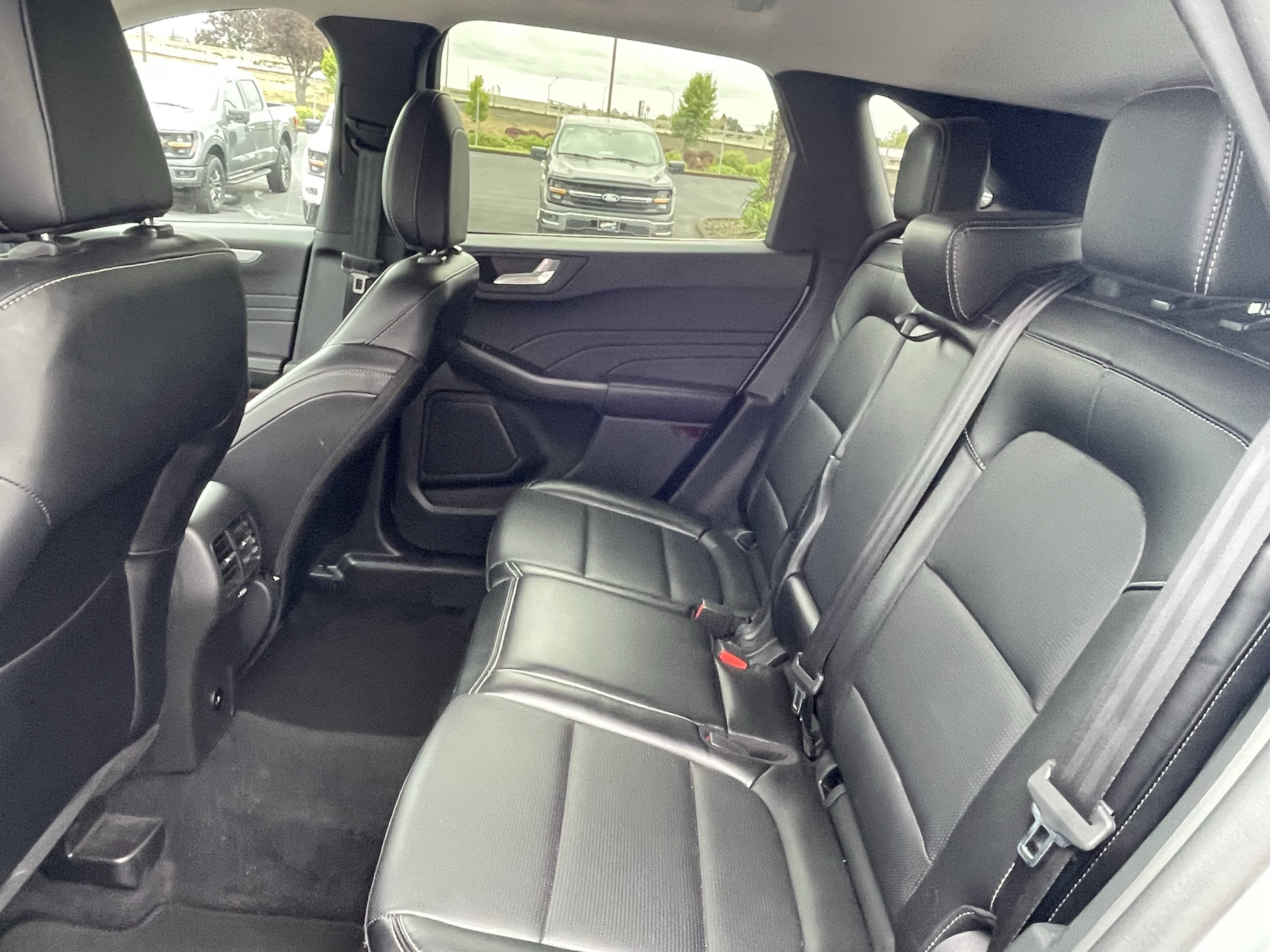 Certified 2025 Ford Escape Platinum AWD/4WD image 11