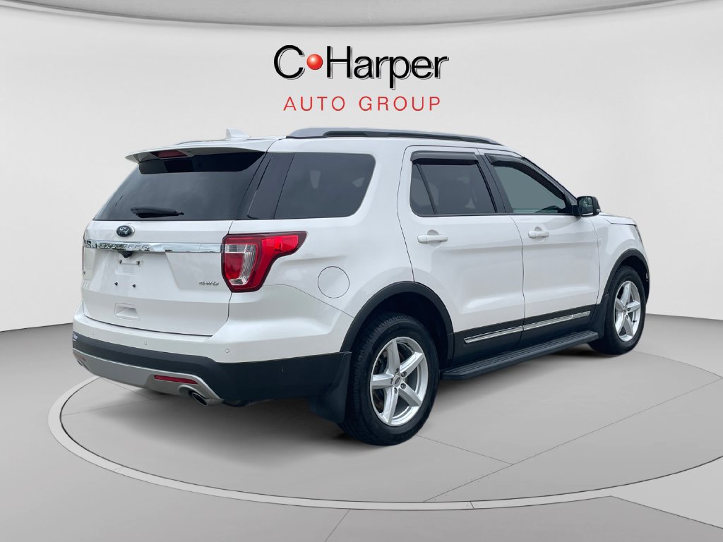 Certified 2017 Ford Explorer XLT w/ Equipment Group 202A AWD/4WD image 3