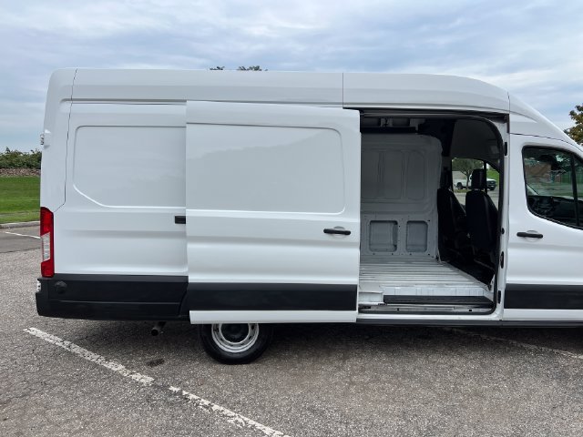 Certified 2025 Ford Transit 250 148 High Roof Extended RWD image 30