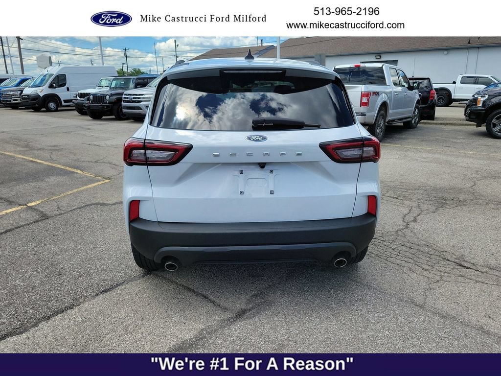 Certified 2025 Ford Escape ST-Line FWD image 4