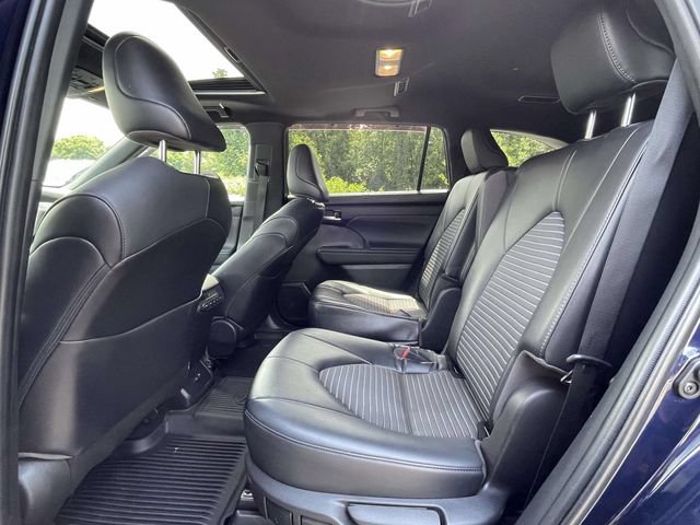 Used 2022 Toyota Highlander XSE AWD/4WD image 27