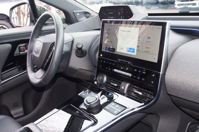 Used 2023 Toyota bZ4X FWD image 10