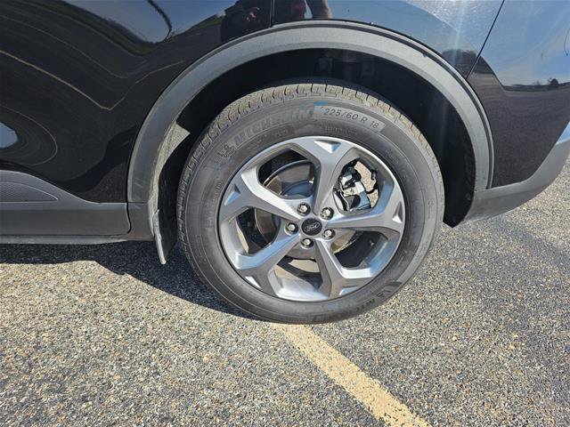 Certified 2025 Ford Escape ST-Line FWD image 9