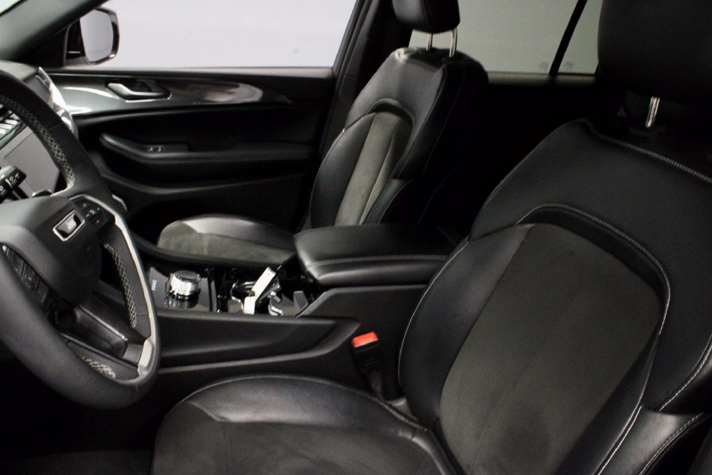 Used 2023 Jeep Grand Cherokee Altitude AWD/4WD image 23