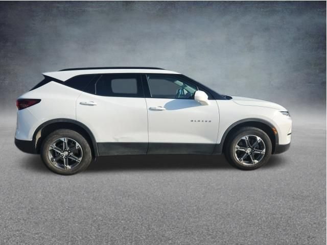 Used 2024 Chevrolet Blazer LT w/ Convenience Package FWD image 10