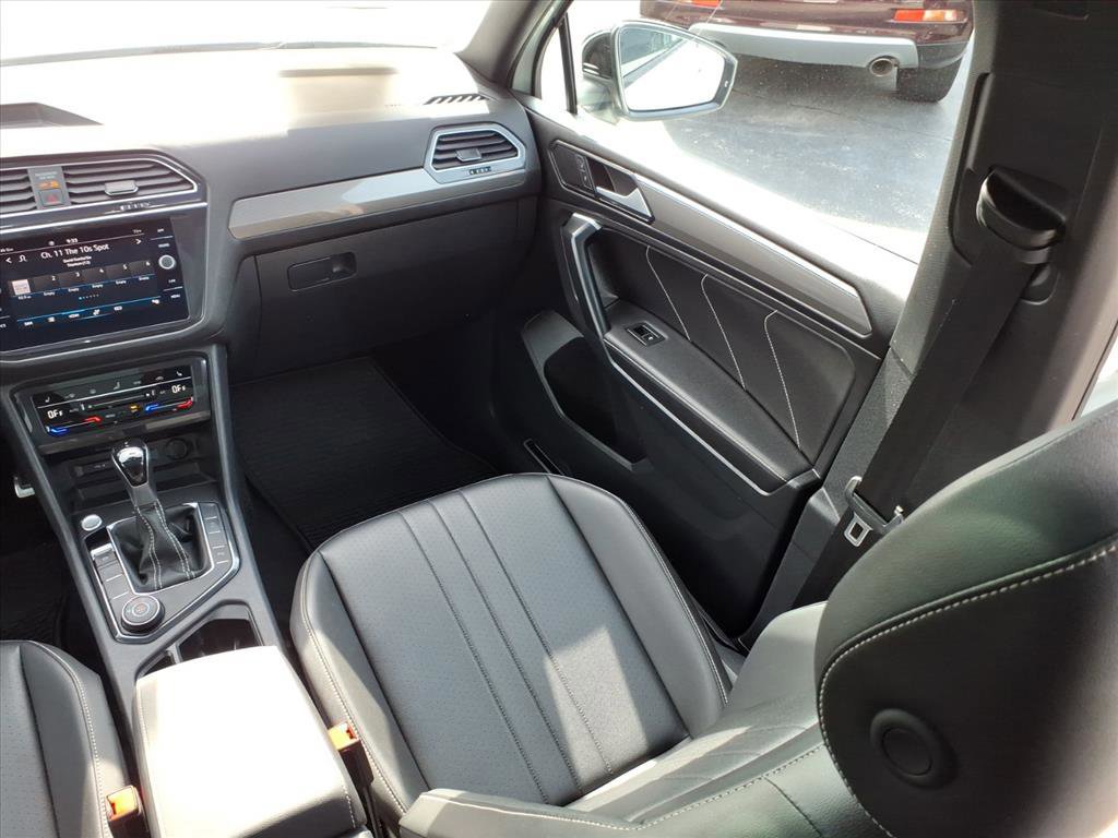 Used 2024 Volkswagen Tiguan SE R-Line image 15