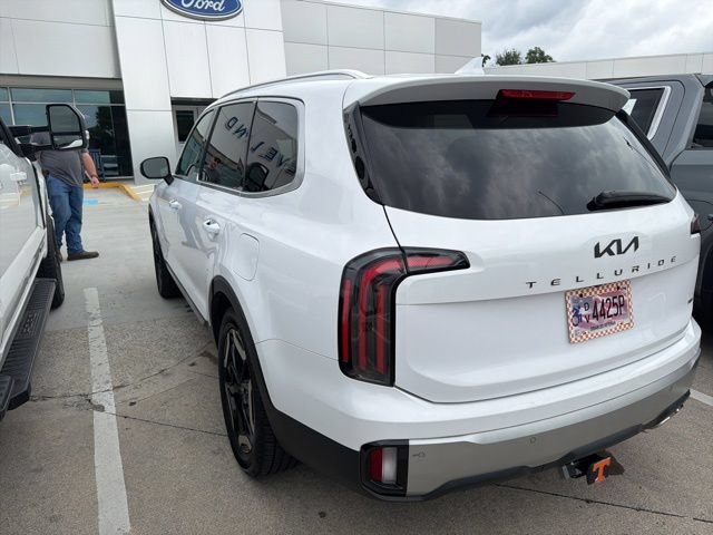 Used 2024 Kia Telluride EX w/ EX Captain's Chair Package AWD/4WD image 24