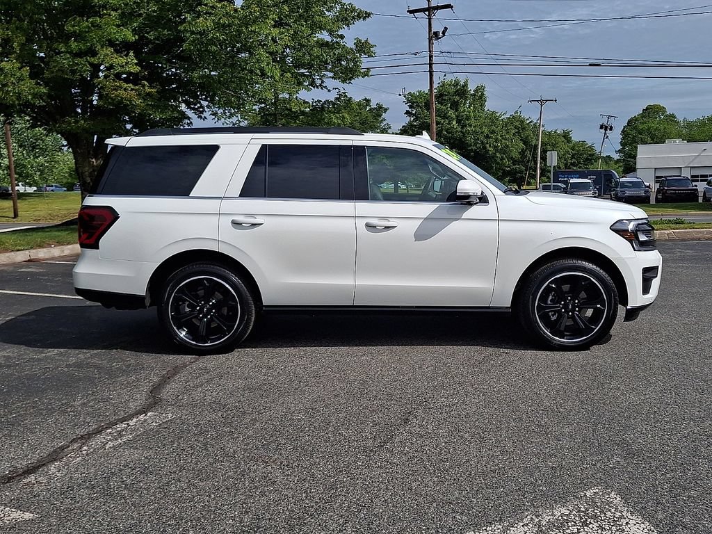 Certified 2024 Ford Expedition Limited AWD/4WD image 10