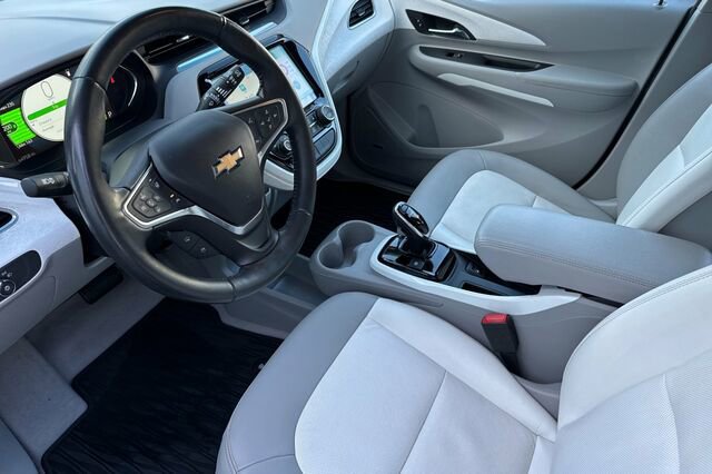 Used 2019 Chevrolet Bolt Premier w/ Infotainment Package image 7