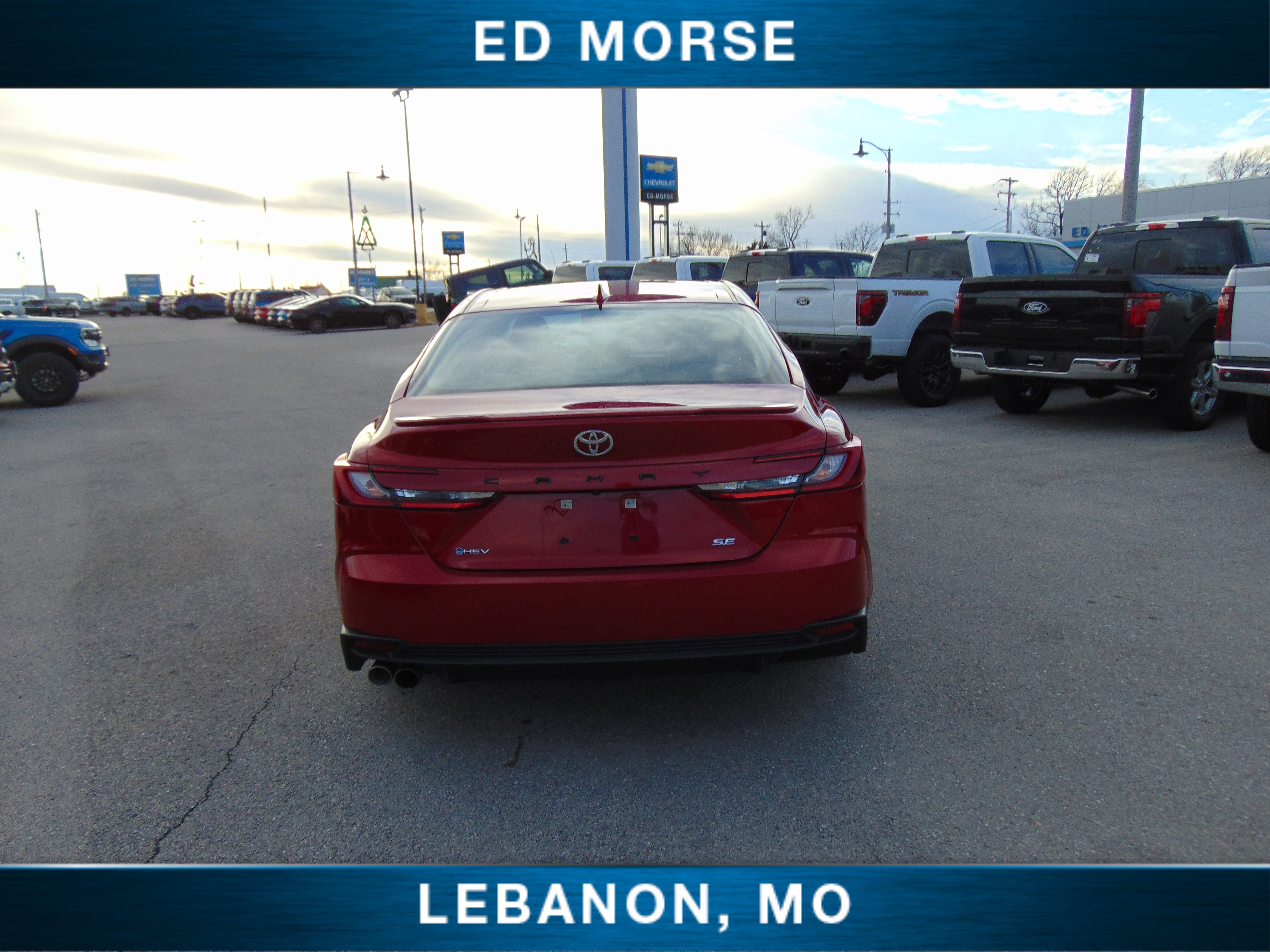 Used 2025 Toyota Camry SE image 4