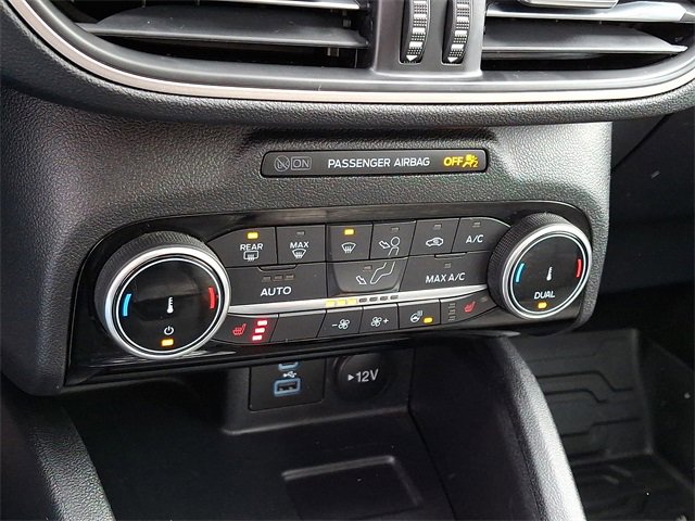 Certified 2022 Ford Escape SE w/ SE Sport Appearance Package image 17