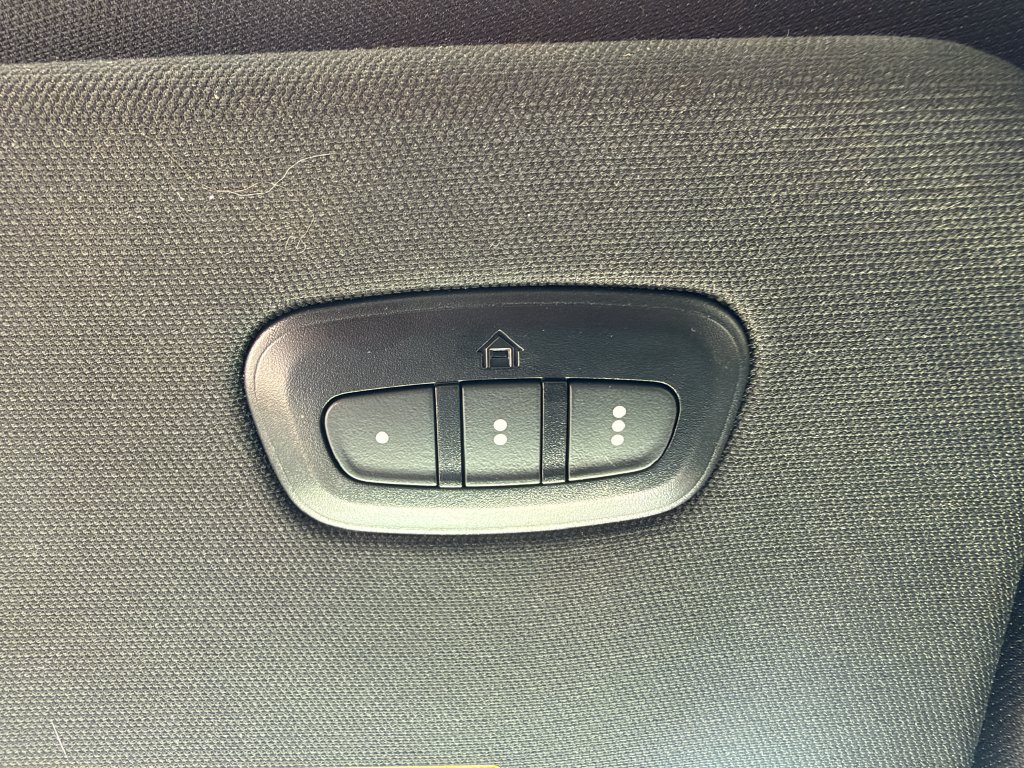 Used 2022 RAM 1500 Laramie AWD/4WD image 43