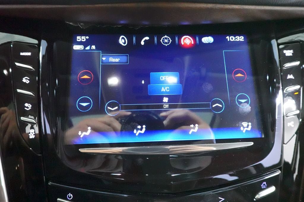 Used 2020 Cadillac Escalade Luxury AWD/4WD image 19