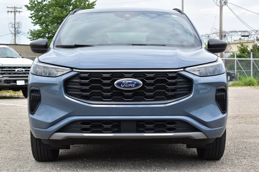 Certified 2024 Ford Escape ST-Line w/ Tech Pack #1 AWD/4WD image 2