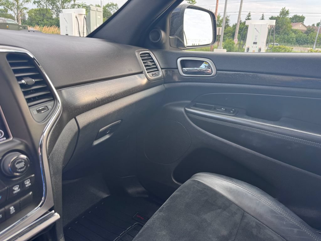 Used 2018 Jeep Grand Cherokee Altitude AWD/4WD image 22
