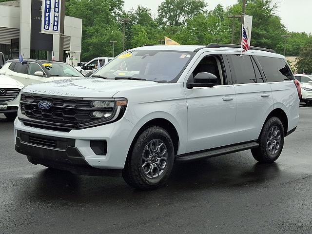 Certified 2025 Ford Expedition Active AWD/4WD image 3