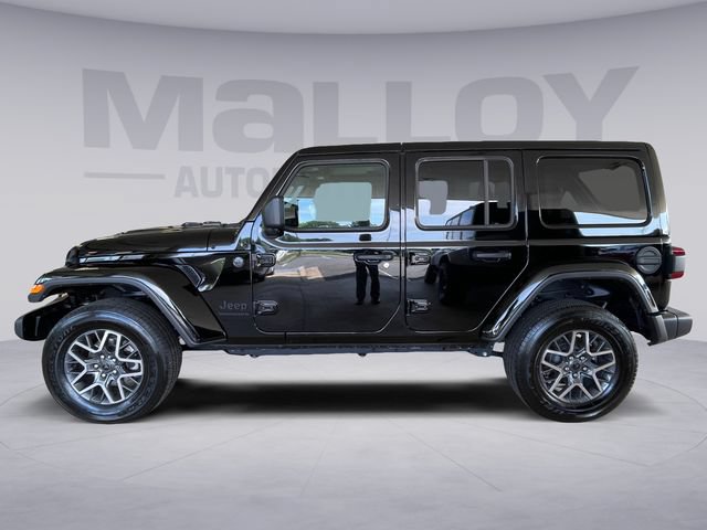 Used 2025 Jeep Wrangler Unlimited Sahara AWD/4WD image 2