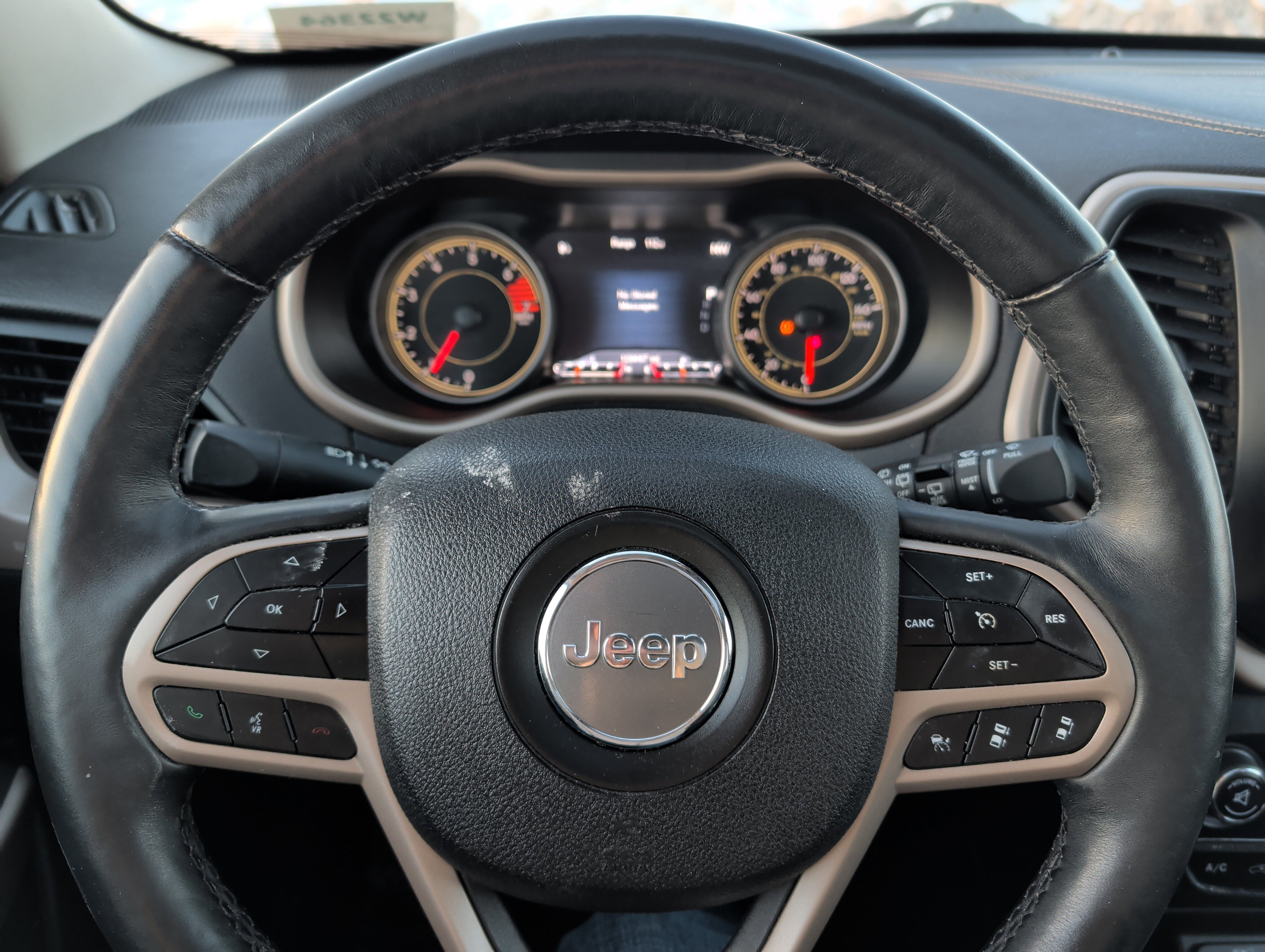 Used 2017 Jeep Cherokee Limited w/ Luxury Group image 25