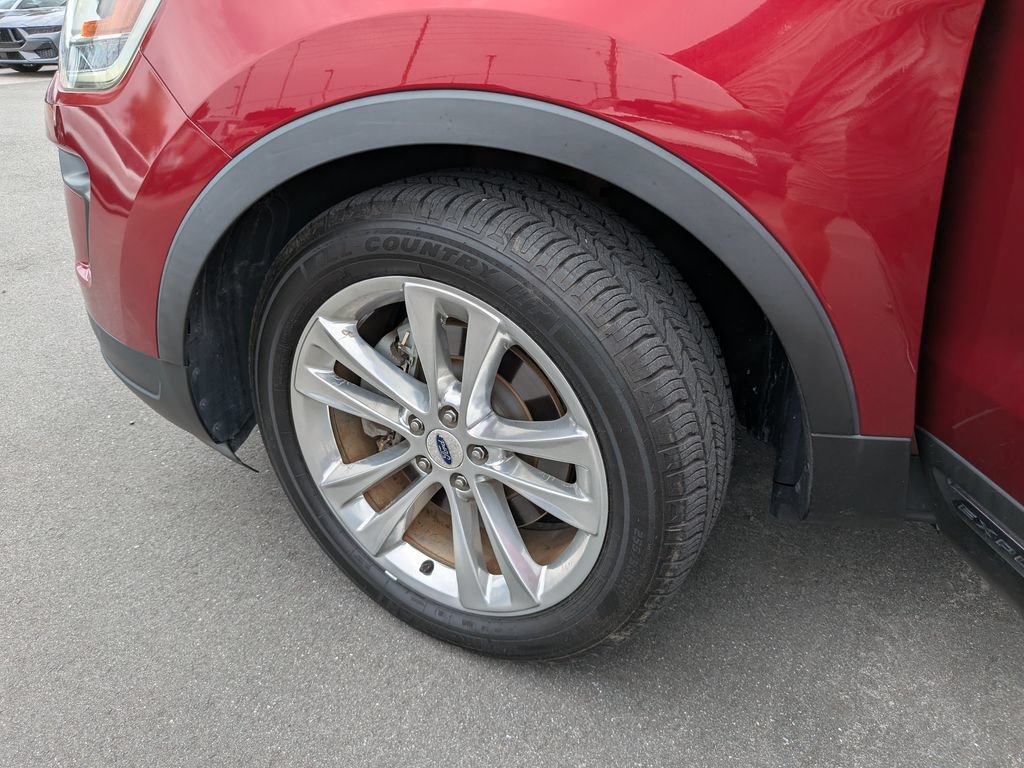 Certified 2019 Ford Explorer XLT w/ Equipment Group 201A FWD image 32