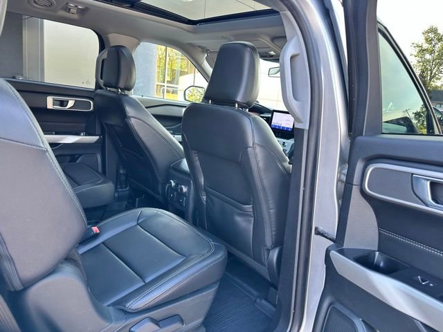 Certified 2021 Ford Explorer XLT w/ Equipment Group 202A AWD/4WD image 46