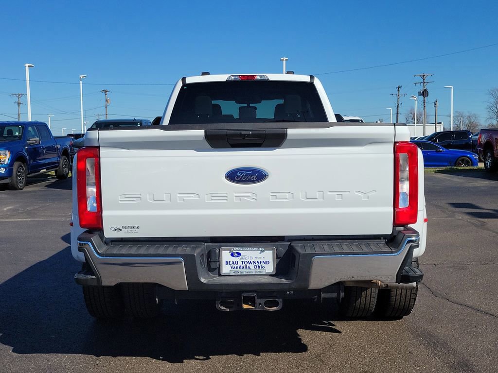 Certified 2025 Ford F350 XLT image 4