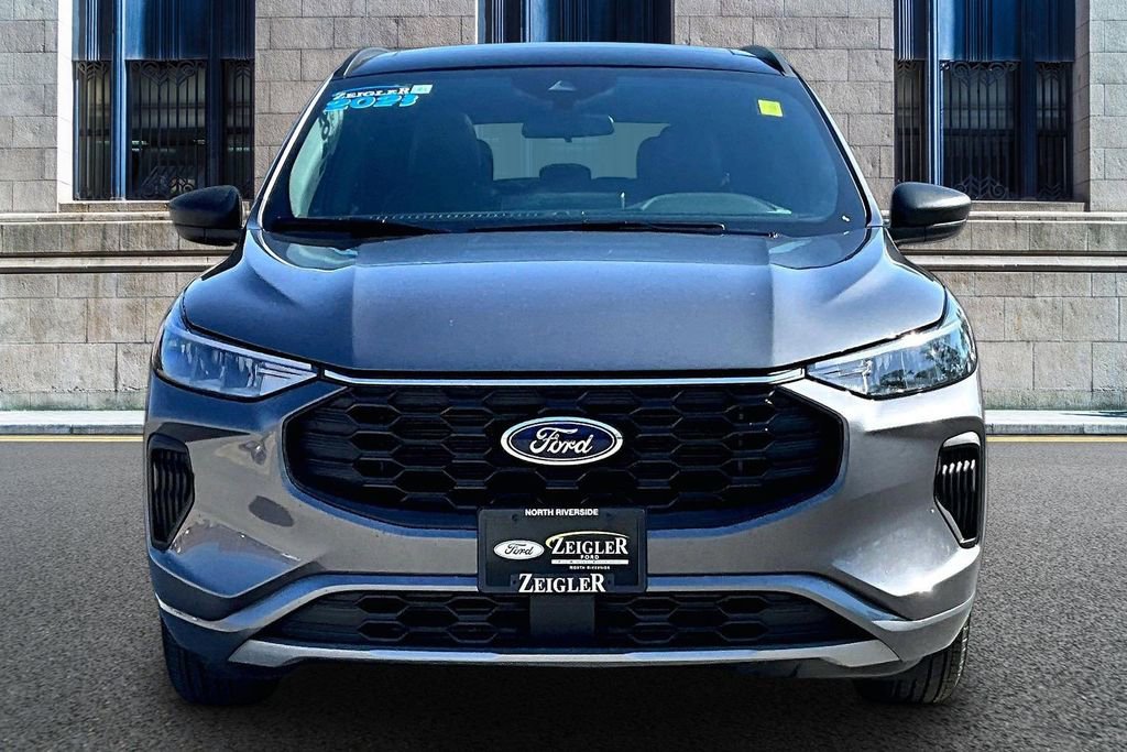 Certified 2023 Ford Escape ST-Line w/ Tech Pack #1 AWD/4WD image 3