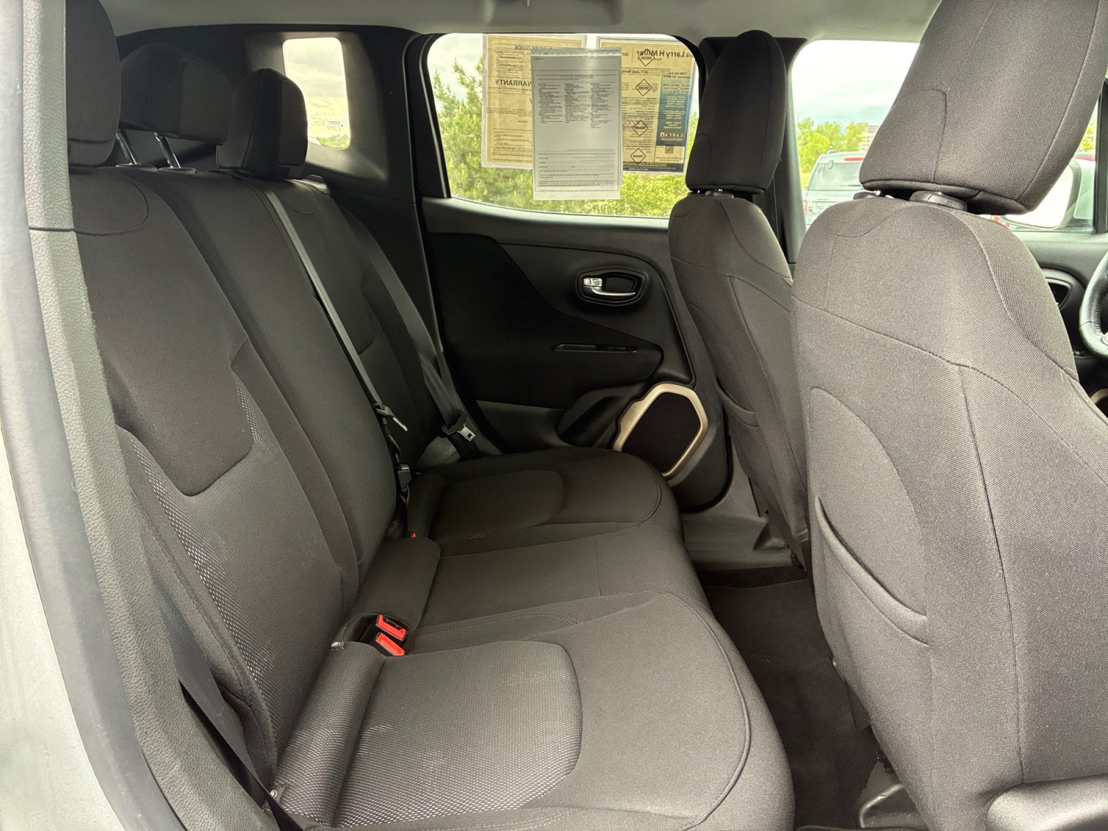 Used 2017 Jeep Renegade Latitude w/ Cold Weather Group AWD/4WD image 18