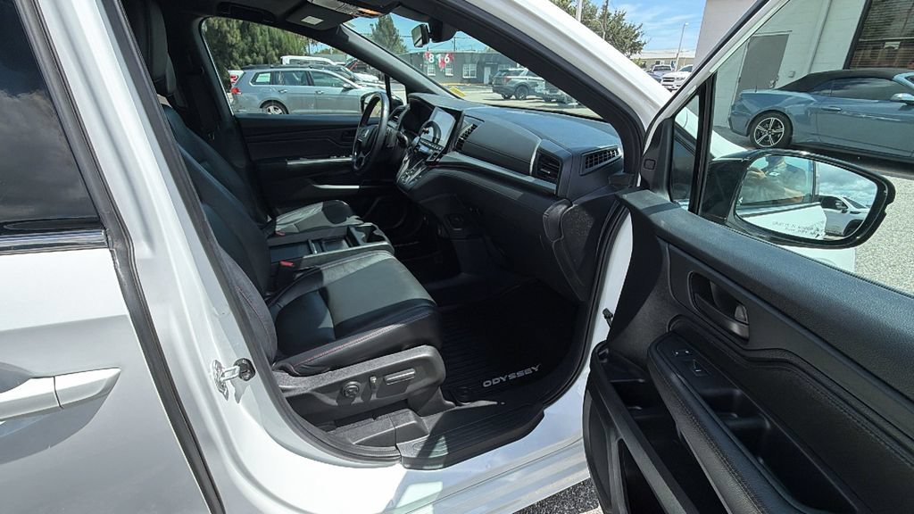 Used 2023 Honda Odyssey Sport image 29