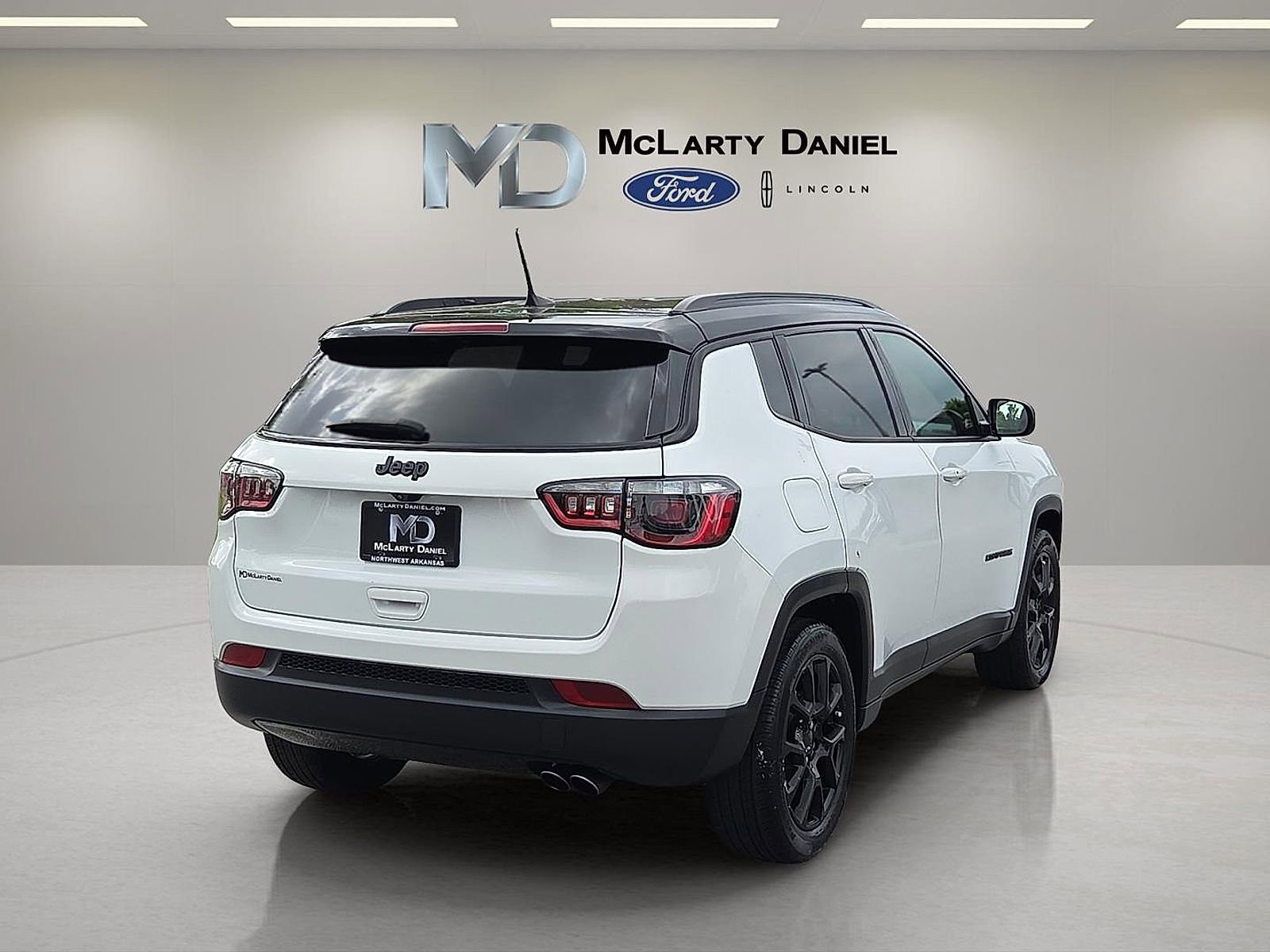 Used 2022 Jeep Compass Latitude FWD image 5