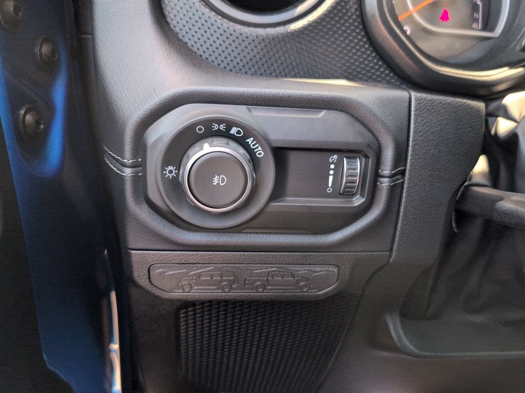 Used 2024 Jeep Wrangler Unlimited Rubicon w/ Technology Group AWD/4WD image 23