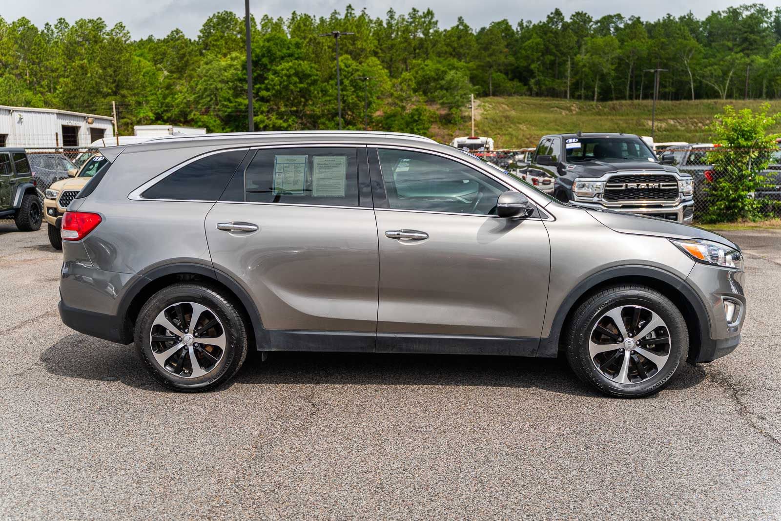 Used 2017 Kia Sorento EX FWD image 8