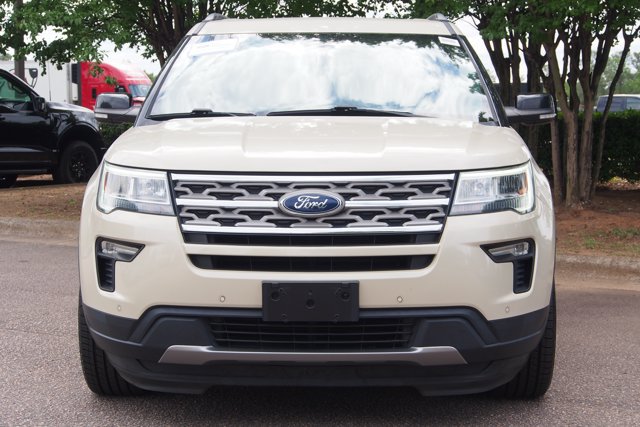 Certified 2018 Ford Explorer XLT w/ Equipment Group 202A FWD image 2