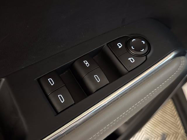 Used 2026 GMC Acadia Elevation w/ Elevation Premium Package FWD image 11
