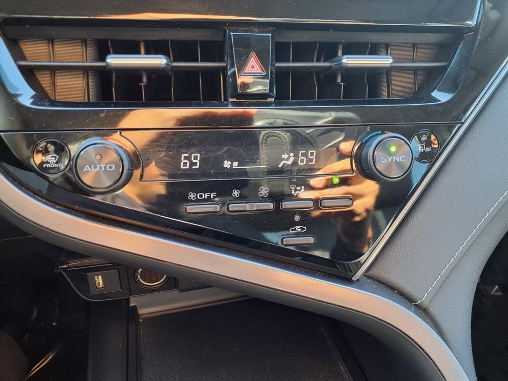 Used 2023 Toyota Camry SE image 19