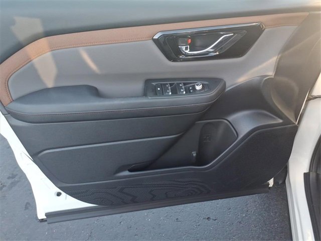 Used 2025 Subaru Forester Sport image 11