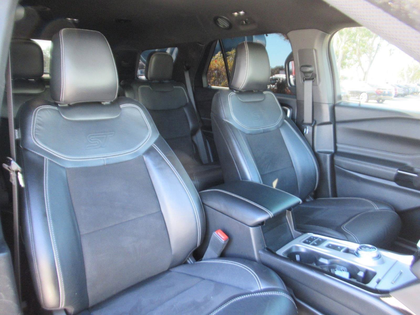 Certified 2023 Ford Explorer ST image 9