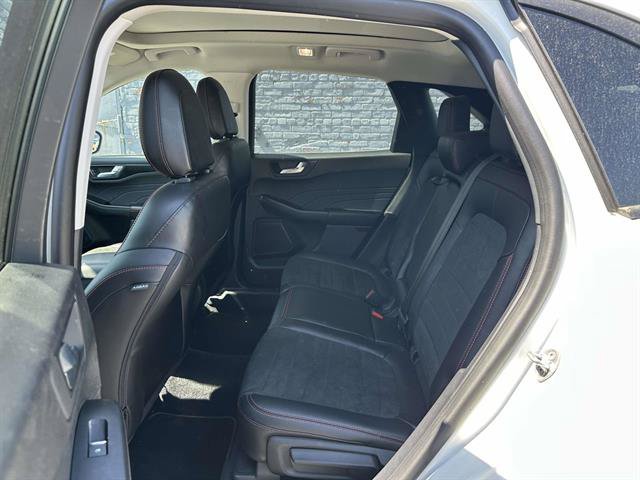 Certified 2022 Ford Escape SEL w/ SEL Stealth AWD Package image 10